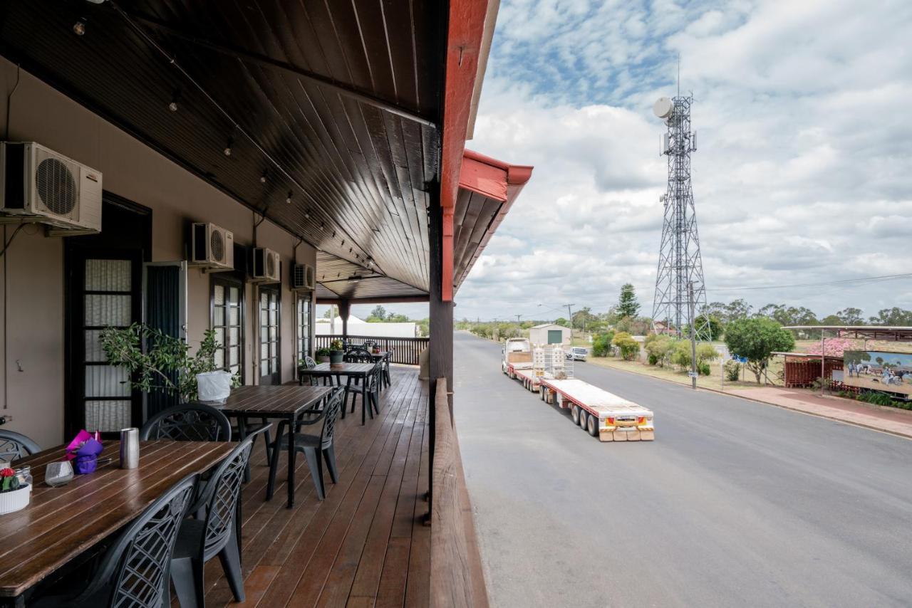 Commercial Hotel Clermont Exterior photo
